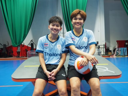 The Thai national team are the strongest in the sport. Jutatip Kuntatong (L) and Suphawadi Wongkhamchan (R). Together they won the 2025 World Teqball Championship’s women’s doubles category.