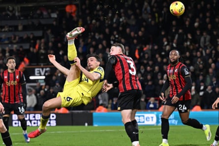 João Palhinha scores with an acrobatic overhead kick