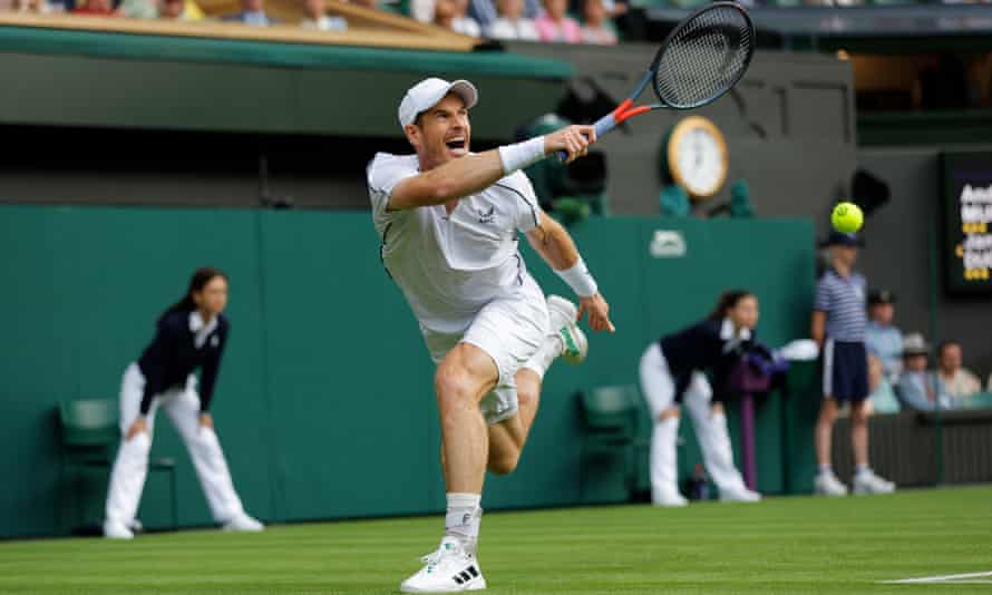 Andy Murray returns serve on his way to victory against James Duckworth