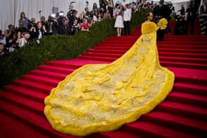 Singer Rihanna arrives at the Metropolitan Museum of Art Costume Institute Gala in Manhattan, New York, 4 May, 2015