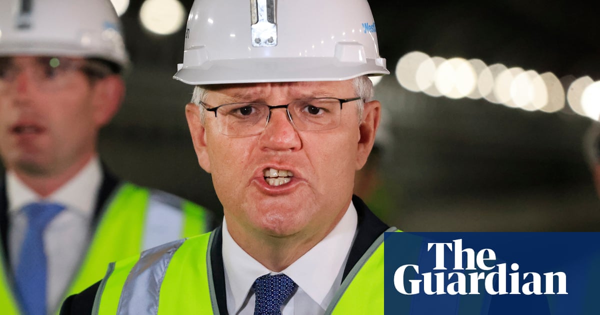 Jobs at risk without boost in research investment, peak body warns after Scott Morrison praises scientists