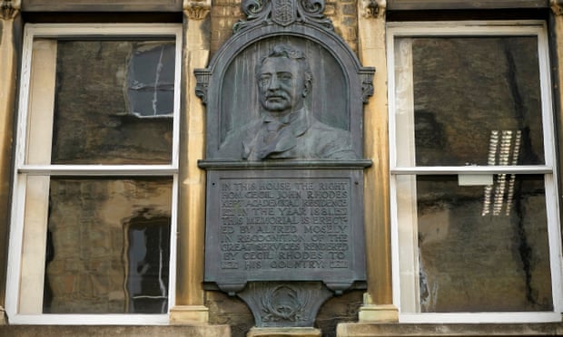 The plaque dedicated to Cecil Rhodes in King Edward Street, adjacent to Oriel College.