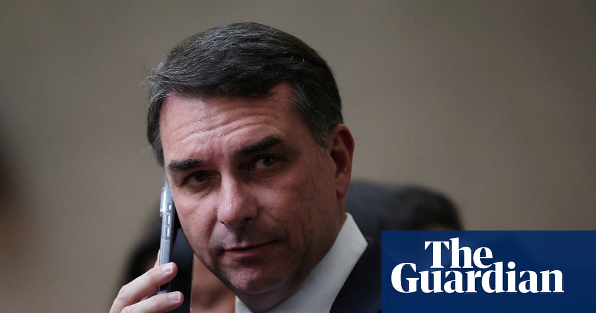 Η κασέτα δείχνει τον γιο του Μπολσονάρο να ζητά από τον φυλακισμένο τραπεζίτη 26,8 εκατομμύρια δολάρια για να χρηματοδοτήσει την ταινία για τον πατέρα