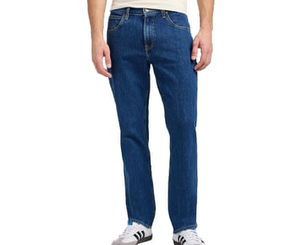 A cropped at waist image of a model wearing Lee Brooklyn straight jeans
