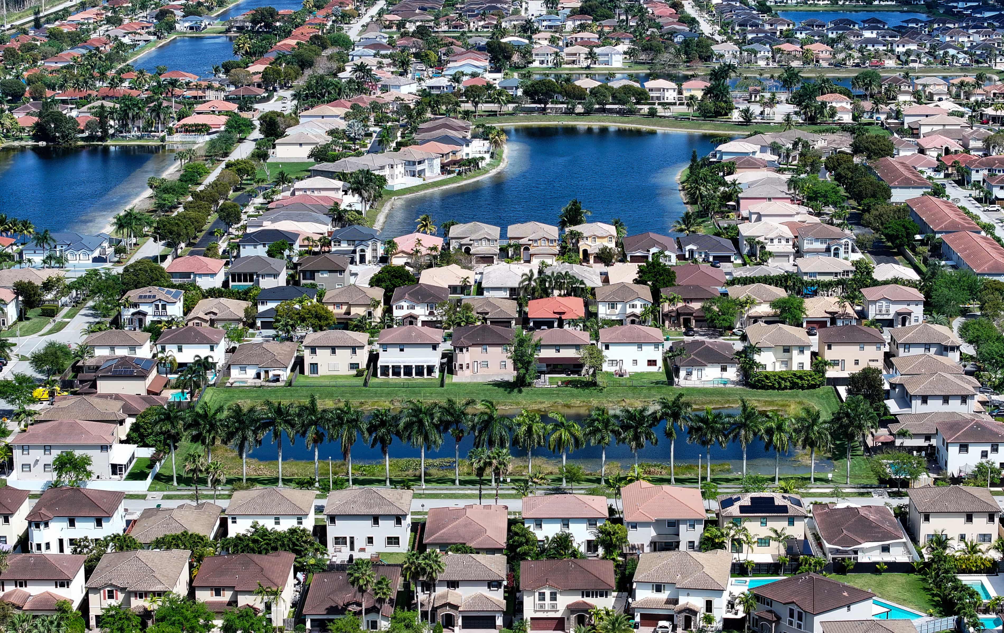 Curbing the Karens: Florida reins in over-mighty homeowners’ groups (theguardian.com)