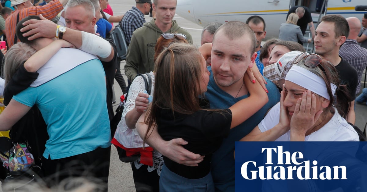 Families reunite in Russia-Ukraine prisoner exchange