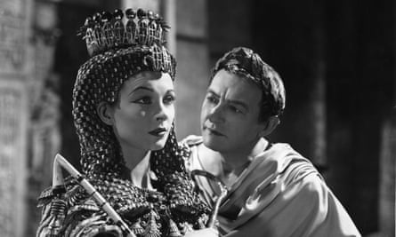 Vivien Leigh and Claude Rains in Caesar and Cleopatra.