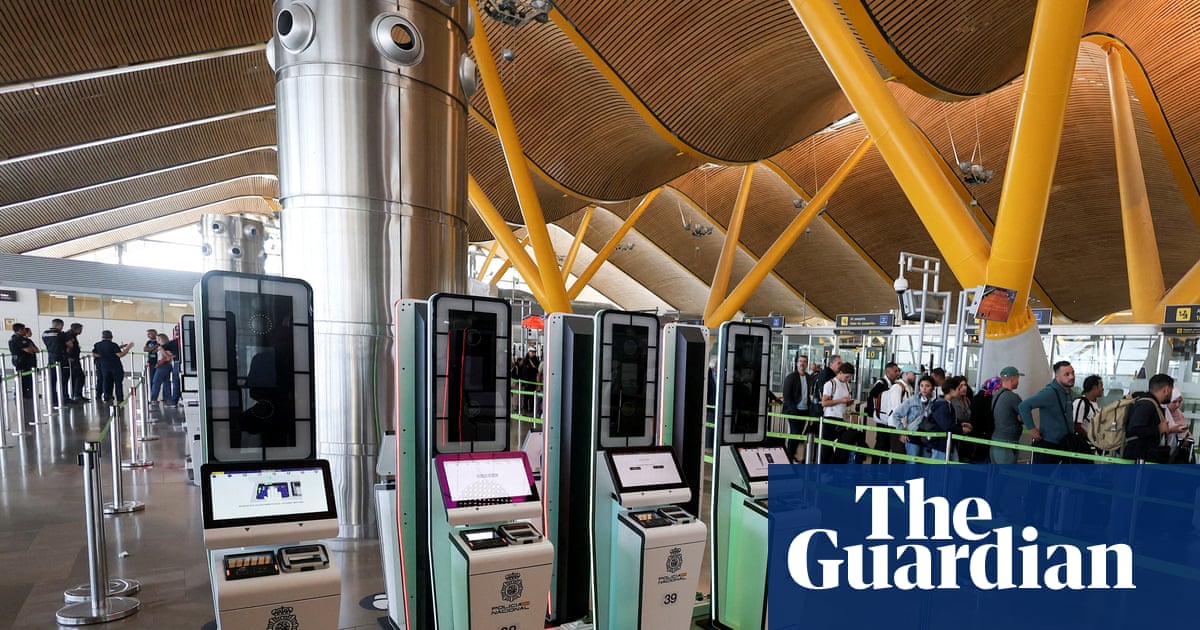 Travellers to EU face renewed queues as border-check flexibility rules expire