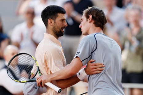 French Open 2026: Ο Rybakina εκτός, ο Swiatek πέρασε, ο Djokovic στη δράση την τέταρτη ημέρα – live