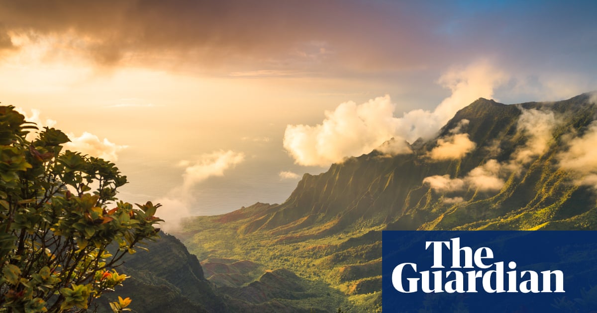 Three killed as tourist helicopter crashes on Hawaiian island of Kauai