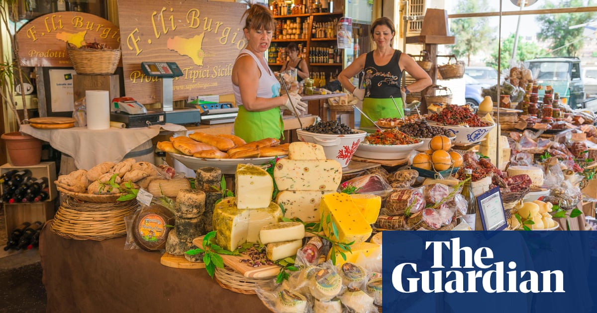 The Sights Shouts And Smells Of Syracuse S Ortigia Market Sicily Food And Drink The Guardian