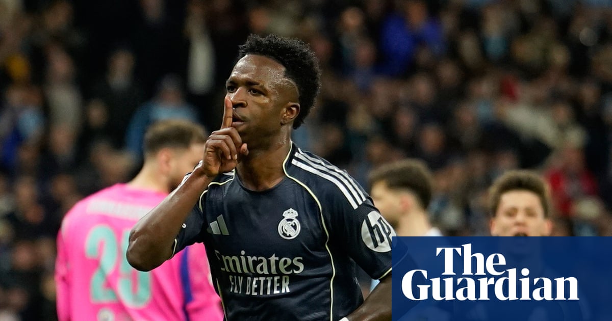 Vinícius finishes off 10-man Manchester City as Real Madrid ease into last eight