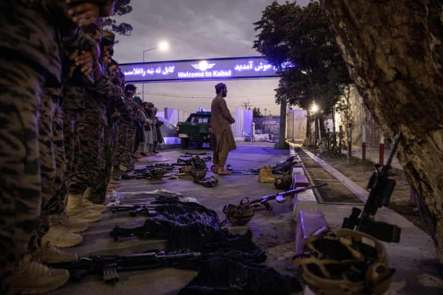 Combatientes talibanes en Kabul