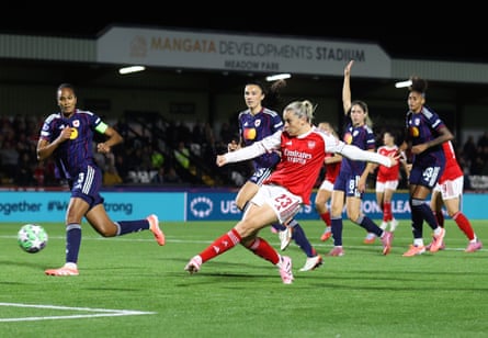 Alessia Russo scores the opener during the Women’s Champions League match between Arsenal and OL Lyonnes