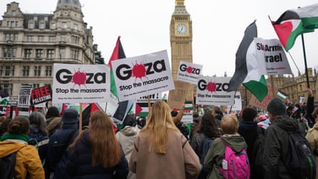 Pro-Israel and pro-Palestine protesters cross paths in London – video