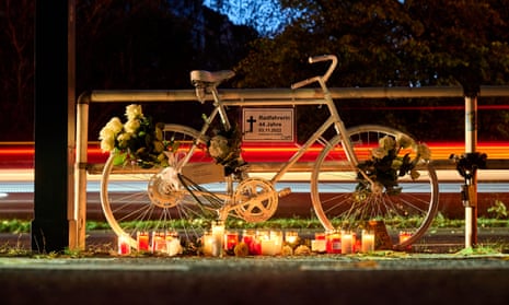 A “ghost bike” erected on Berlin's Bundesallee commemorates 44-year-old cyclist Sandra Umann, who died following a collision with a lorry on Monday.