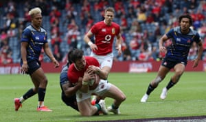 Robbie Henshaw goes over for the third Lions try