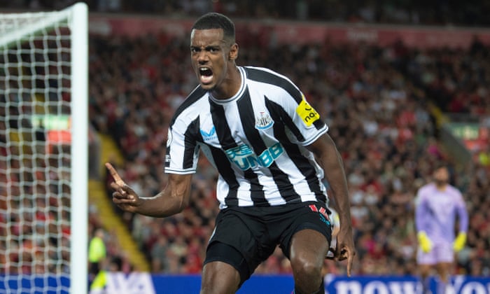 Alexander Isak de Newcastle United célèbre le premier but.