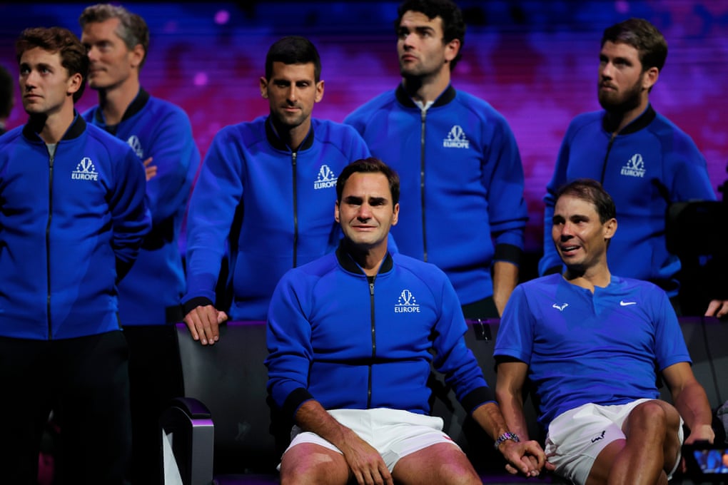 VIDEO: आंखो में आंसू लिए रोजर फेडरर ने टेनिस करियर को कहा अलविदा,राफेल नडाल भी हुए भावुक VIDEO: आंखो में आंसू लिए रोजर फेडरर ने टेनिस करियर को कहा अलविदा,राफेल नडाल भी हुए भावुक