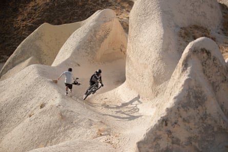 Killion Bron tackling narrow paths in the fairy chimneys of Cappadocia