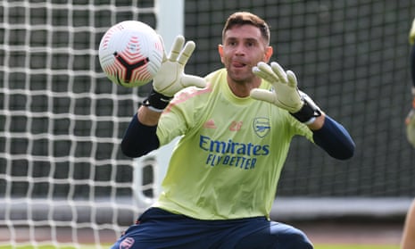 Emiliano Martínez, training at Arsenal this week