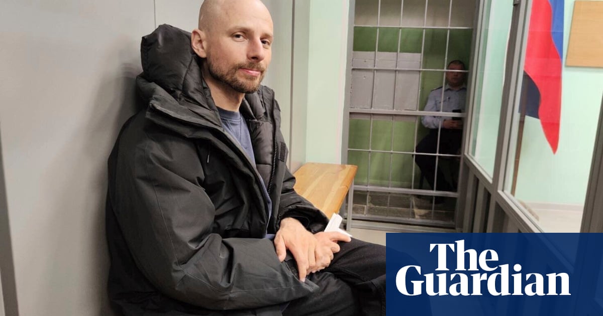 Two Russian journalists arrested over alleged work for Alexei Navalny foundation