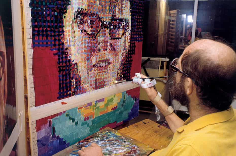 Chuck Close pinta a Janet, 1989.