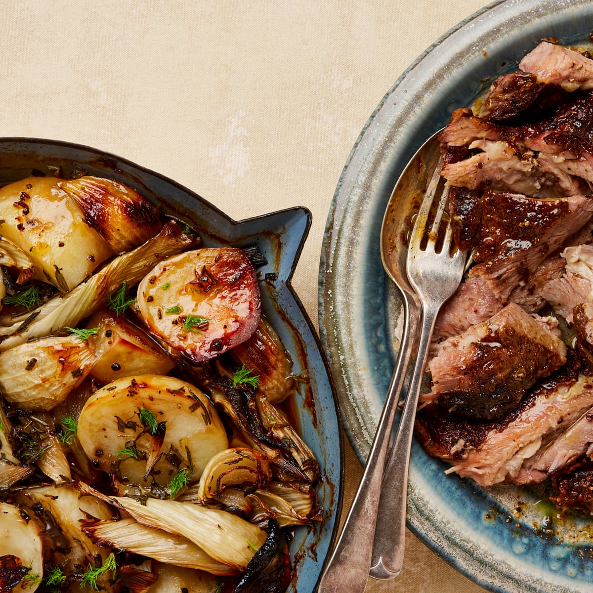 Cast Iron Sliced Potatoes And Onions In Oven Roasted Potatoes And