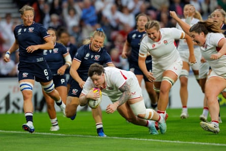 England’s Hannah Botterman (centre) goes over to score her side’s second try against USA.