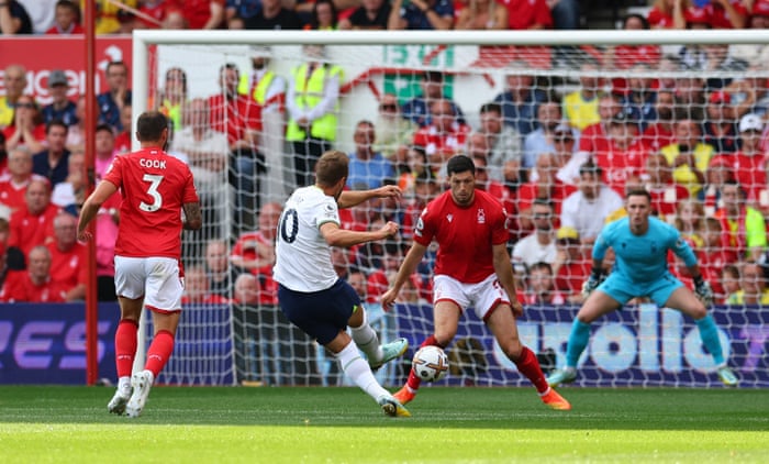 Harry Kane hides the first effort on goal. Tottenham in the lead.