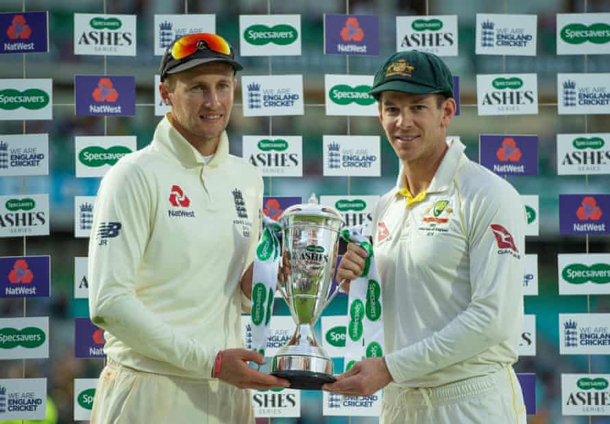 Joe Root and Tim Paine with the trophy after the drawn series in 2019