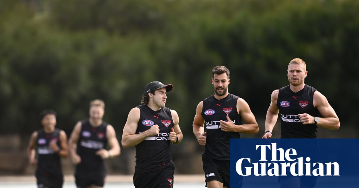 From the Pocket: Essendon have all the hallmarks of a team deep in rebuild – just not the stomach to acknowledge it