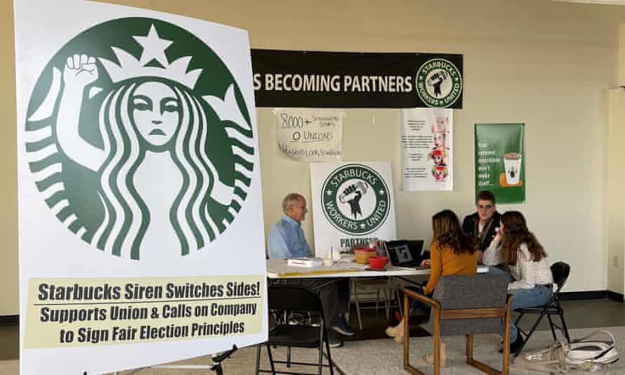 Richard Bensinger, left, and baristas discuss their efforts to unionize three Buffalo-area stores at the movement’s headquarters in New York.