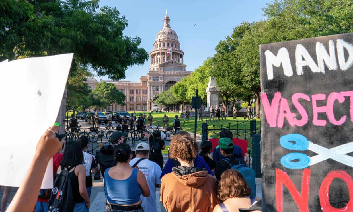 Democratic cities in Texas push to blunt impact of state’s abortion ban￼  (theguardian.com)