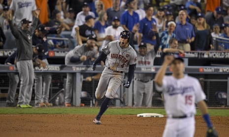 Astros even World Series with fightback over Dodgers in wildly dramatic Game  2, World Series