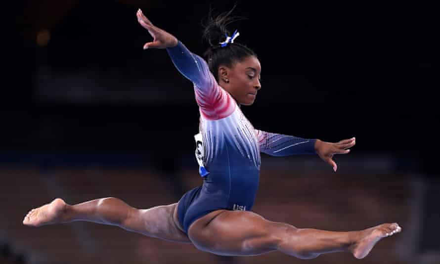 Simone Biles en route to Olympic bronze on the beam