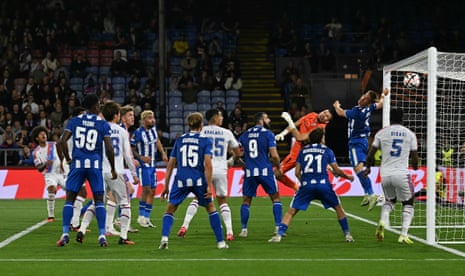 Chris Richards scores a header.