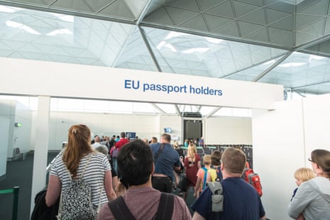 Η κυβέρνηση Τραμπ φέρεται να εξετάζει το ενδεχόμενο «νέου γύρου σαρωτικών δασμών στους ημιαγωγούς» – business live