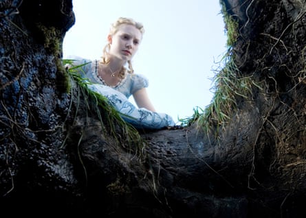 Mia Wasikowska in Tim Burton’s Alice In Wonderland.