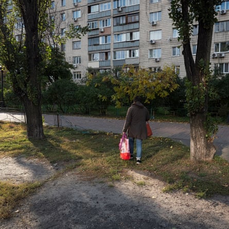 essay on chernobyl Alyona says she can sense when danger is approaching, spot bad people, and pack her bag very quickly with the bare necessities. She feels better in the countryside of Chernobyl than here in Kiev where she comes on weekends to look after her grandchildren