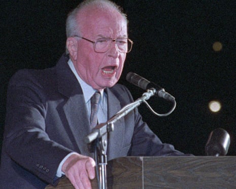 Israeli Prime Minister Yitzhak Rabin speaks to a crowd of more than 100,000 Israelis at Tel Aviv’s municipal square, 4 November 1995.