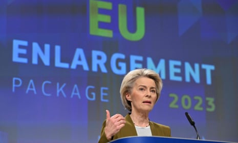 European Commission recommends opening EU accession negotiations with Ukraine and Moldova – Europe live | European Union European Commission recommends opening EU accession negotiations with Ukraine and Moldova – Europe live | European Union