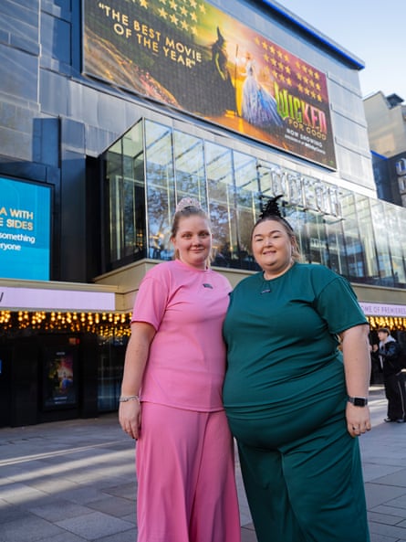 Nicola Deane and sister Chloe