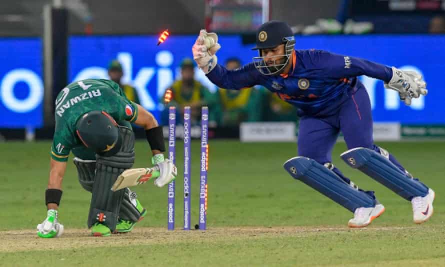Wicketkeeper Pant unsuccessfully tries to dismiss Rizwan.