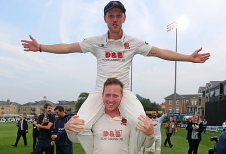Simon Harmer holds Jamie Porter aloft after Essex clinch victory over Yorkshire in 2017