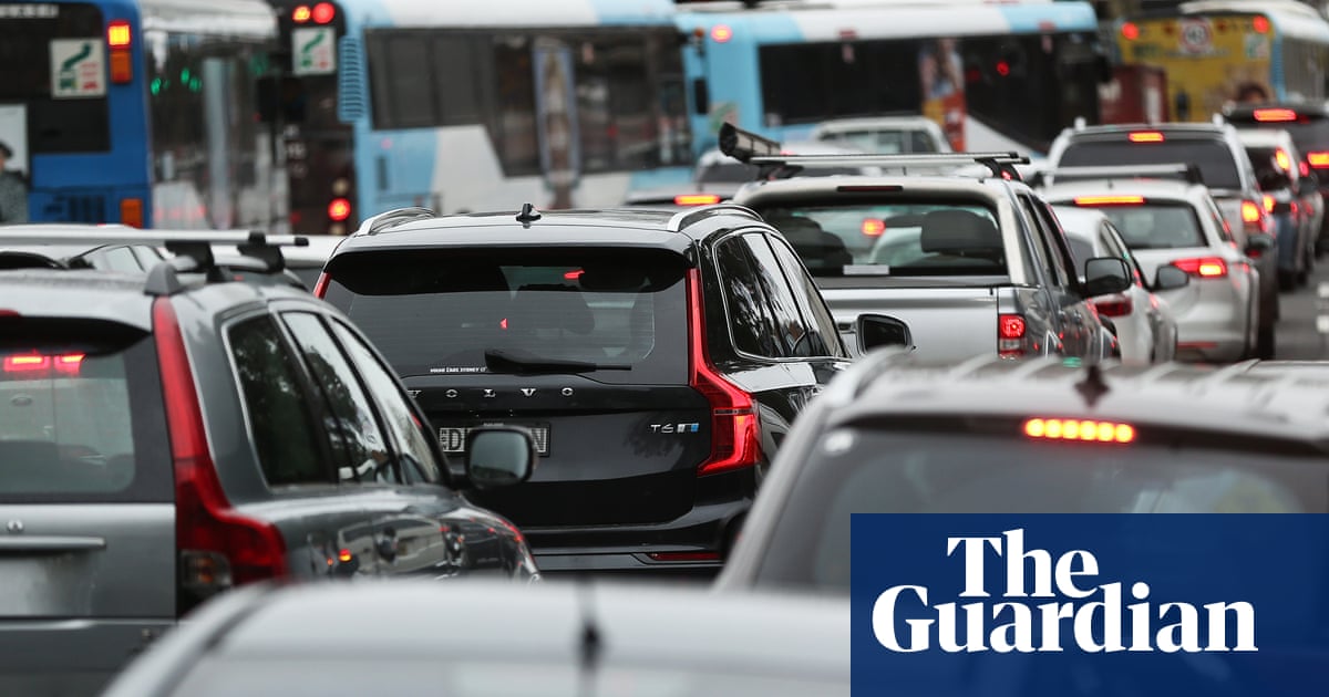 Labor unveils watered-down fuel efficiency standard that eases emission rules for large SUVs | Transport