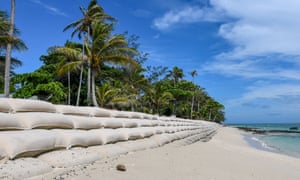 Emergency sandbagging on Poruma’s western edge