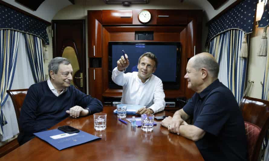 Mario Draghi, Emmanuel Macron and Olaf Scholz onboard the train bound for Kyiv.