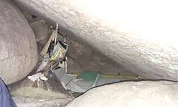 Индонезийский шаман 15 лет силой держал в пещере девочку 1 Индонезийский шаман 15 лет силой держал в пещере девочку