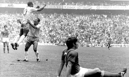 Pelé celebrates his goal against Italy in the 1970 World Cup final
